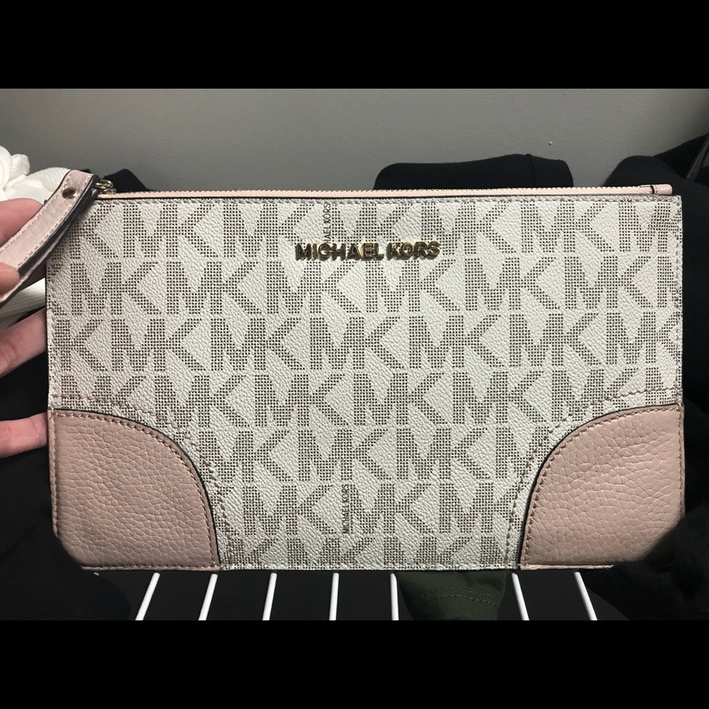 Authentic Micheal Kors Clutch